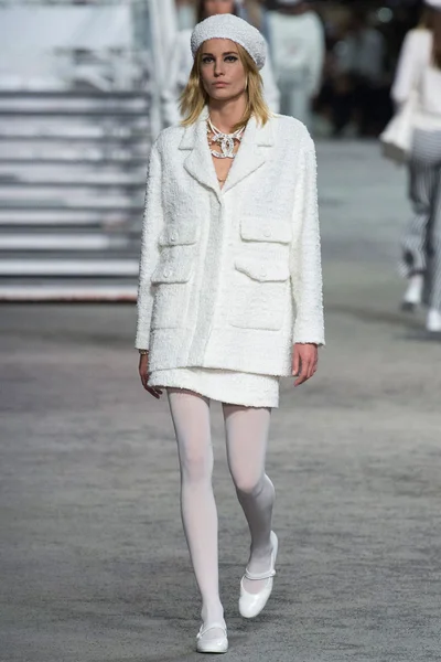 Look 6